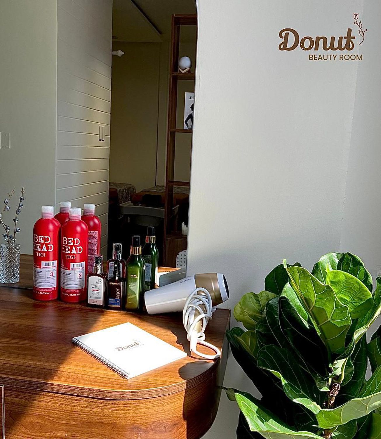 Donut Beauty Room 5 gallaries