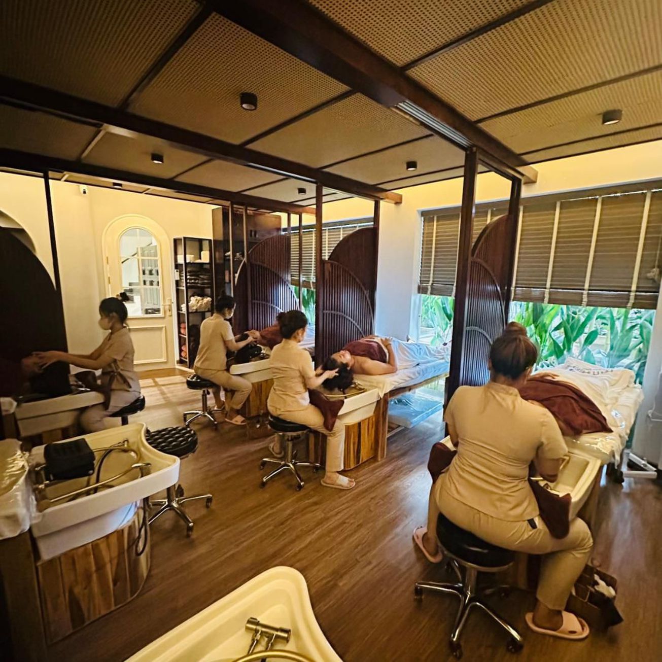 Hạ Spa - Massage & Gội đầu thảo dược 2 gallaries