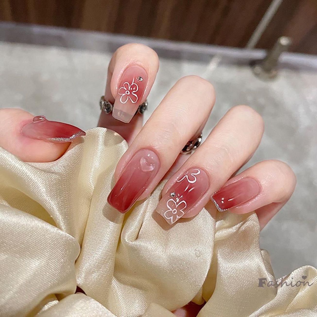 Linn Spa Beauty Clinic & Nail - Mi 5 gallaries