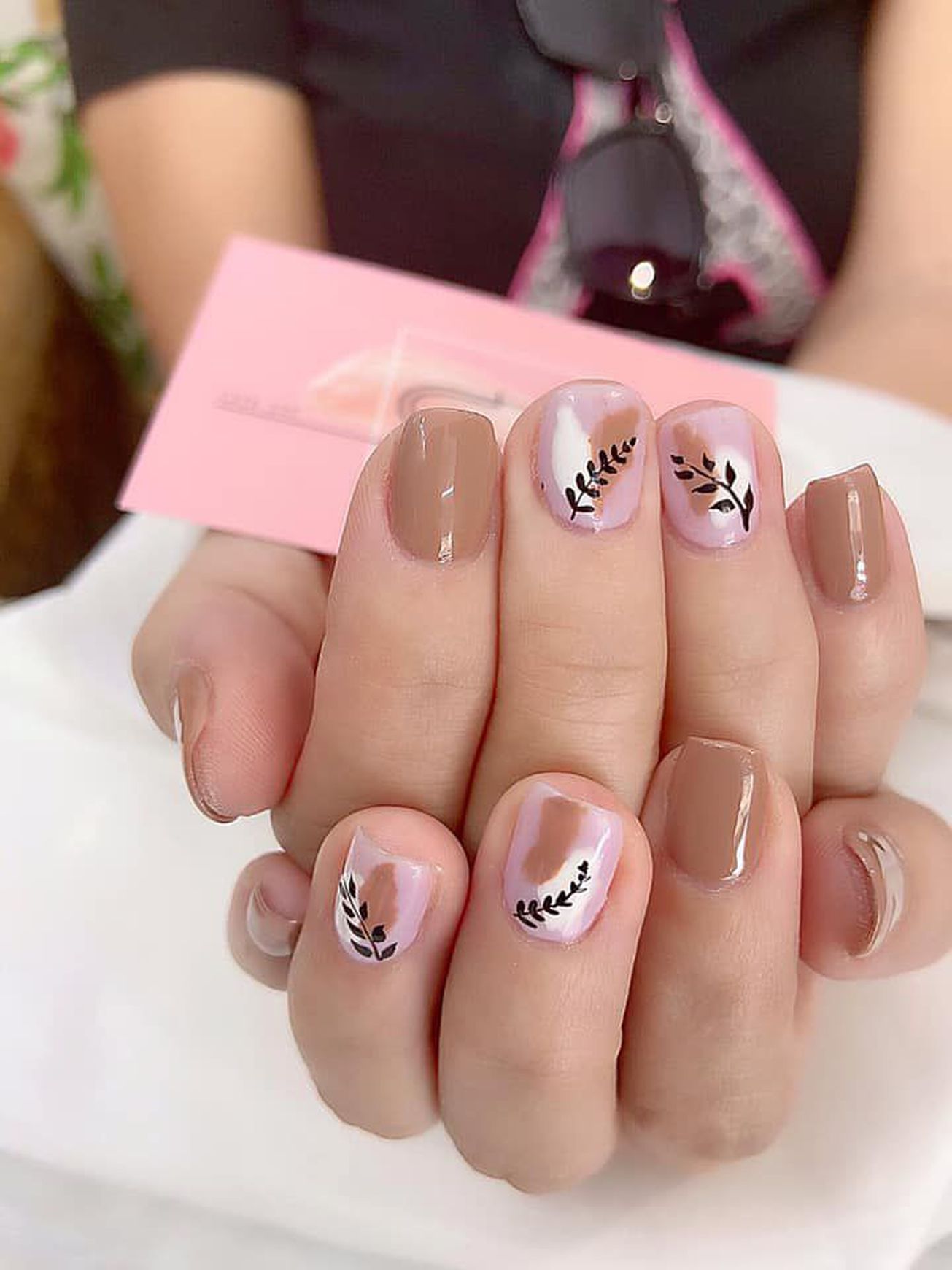 LUS Nail - Hoàng Hoa Thám 4 gallaries