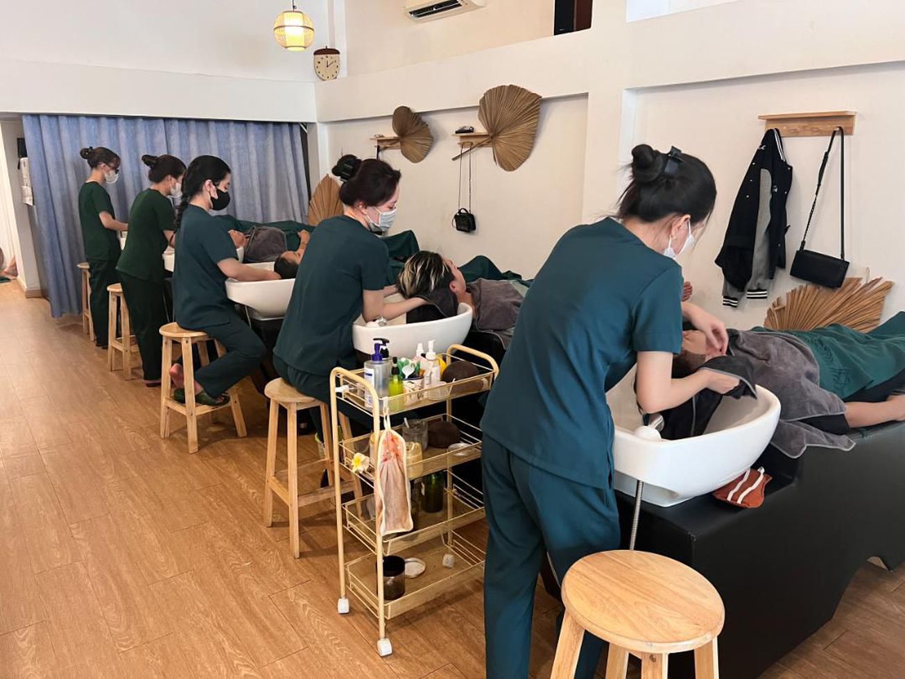 Mâm xôi đỏ Hairspa - Gội đầu thảo dược 2 gallaries