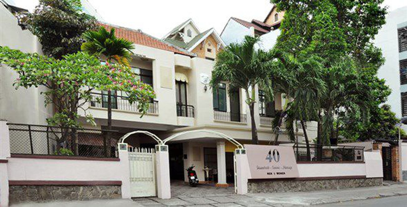 Massage 40 Center 2 gallaries