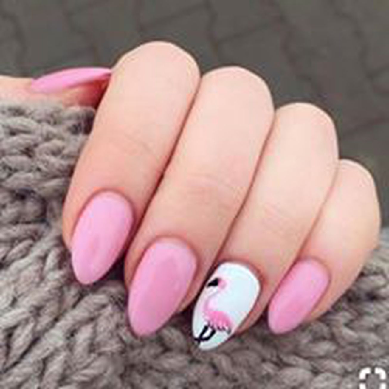 Yan Nails 3 gallaries